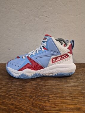 Moolah Kicks Kids' Grade School Press Break Basketball Shoes 
Size US 4Y